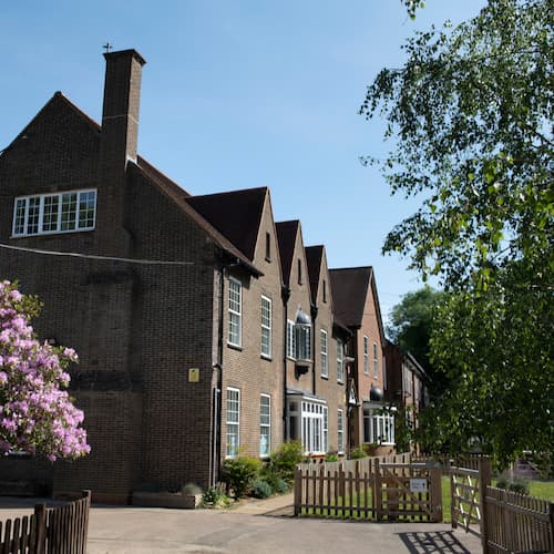 Chinthurst School